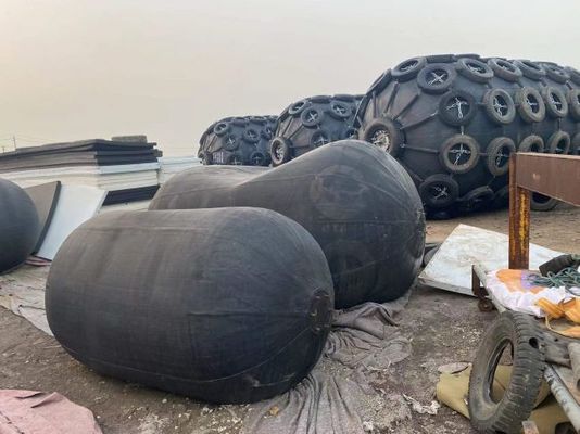 Kualitas Yokohama Type Floating Pneumatic Marine Fender Ship Aksesoris Karet pabrik