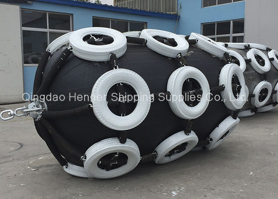 Kualitas Customized Pneumatic Rubber Fender with ISO17357 Standard and 50kpa & 80kpa Pressure for Marine Applications pabrik