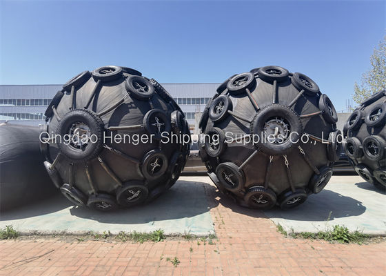 Kualitas ISO 17357 Compliant Natural Rubber Pneumatic Rubber Fender with 50Kpa/80kpa Working Pressure for Marine Protection Pabrik