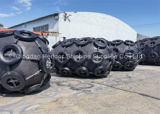 Kualitas Pelindung Fender Karet Pneumatik Bersertifikasi ISO17357 dengan Umur Simpan 24 Bulan dan Kompatibilitas VLCC ULCC pabrik