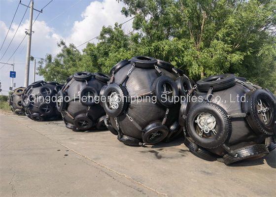Kualitas ISO 17357 Compliant Natural Rubber Pneumatic Rubber Fender with 50Kpa/80kpa Working Pressure for Marine Protection Pabrik